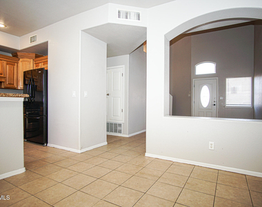 528 Green Village Court - Photo Thumbnail 5