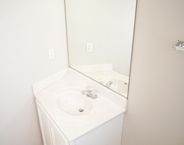 528 Green Village Court - Photo Thumbnail 11