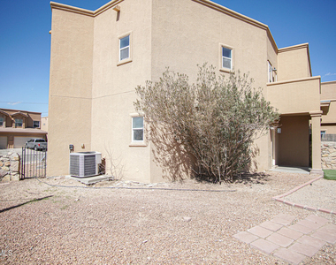 528 Green Village Court - Photo Thumbnail 26