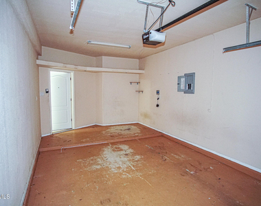 528 Green Village Court - Photo Thumbnail 24