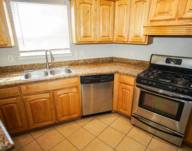 528 Green Village Court - Photo Thumbnail 6