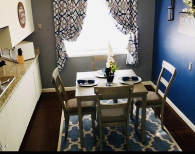 4317 N Stanton Street - Photo Thumbnail 6