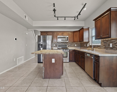 3261 Garden Point Drive - Photo Thumbnail 10