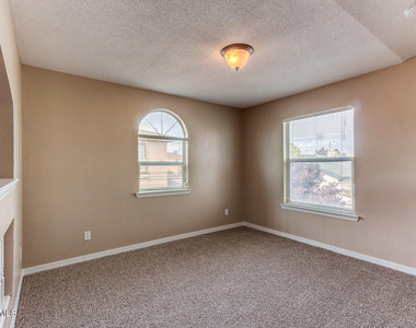 628 Paseo Hermoso Drive - Photo Thumbnail 15