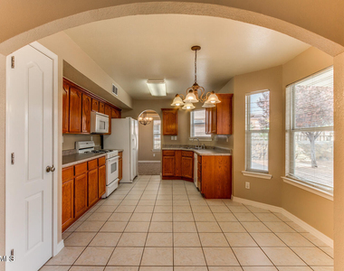 628 Paseo Hermoso Drive - Photo Thumbnail 11