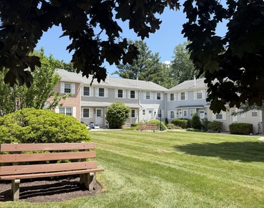 142 Gate Lane - Photo Thumbnail 17