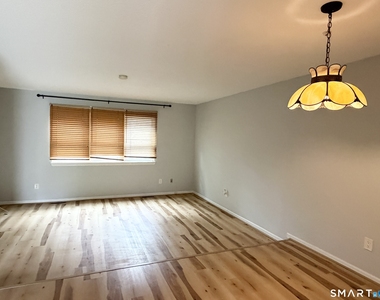 142 Gate Lane - Photo Thumbnail 4