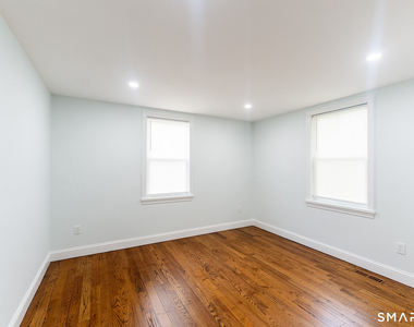 121 Victory Street - Photo Thumbnail 7
