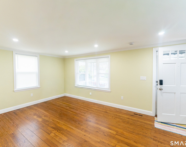 121 Victory Street - Photo Thumbnail 3