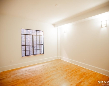 68 Main Street - Photo Thumbnail 6