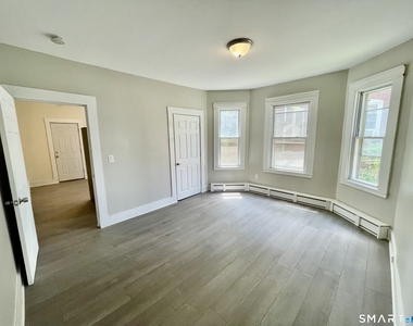 42 Cabot Street - Photo Thumbnail 5