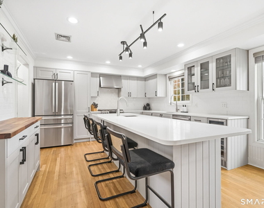 80 Third Avenue - Photo Thumbnail 6