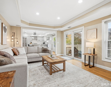 80 Third Avenue - Photo Thumbnail 10