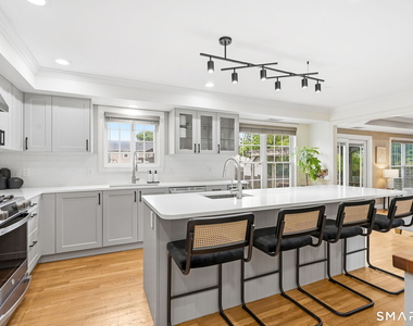 80 Third Avenue - Photo Thumbnail 7