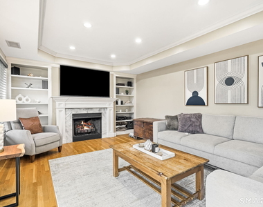 80 Third Avenue - Photo Thumbnail 12