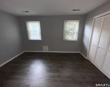 799 Garfield Avenue - Photo Thumbnail 11