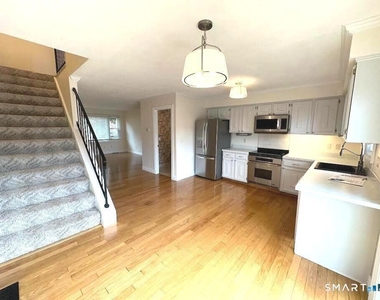 799 Garfield Avenue - Photo Thumbnail 9