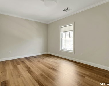 440 Heights Road - Photo Thumbnail 7