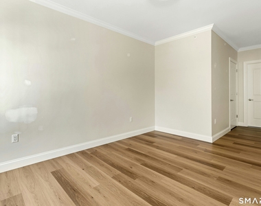 440 Heights Road - Photo Thumbnail 10
