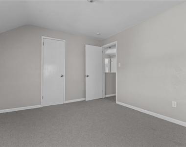 2982 Kestner Avenue - Photo Thumbnail 16