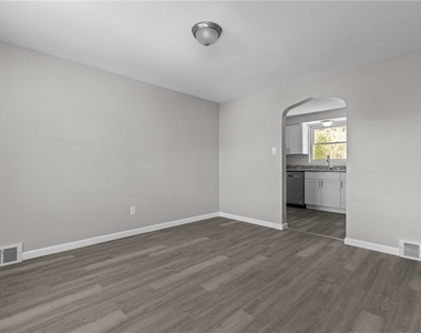 2982 Kestner Avenue - Photo Thumbnail 5