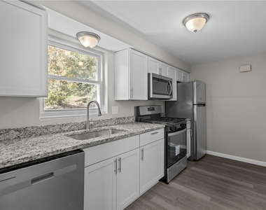 2982 Kestner Avenue - Photo Thumbnail 8