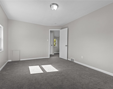 2982 Kestner Avenue - Photo Thumbnail 11