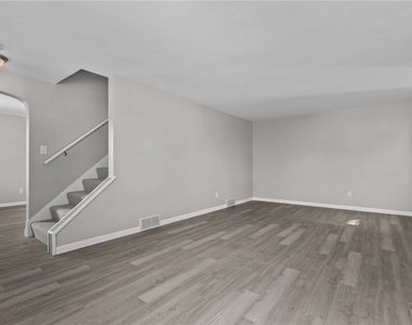 2982 Kestner Avenue - Photo Thumbnail 1