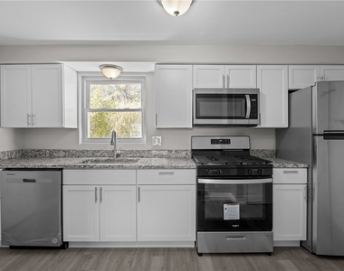 2982 Kestner Avenue - Photo Thumbnail 6