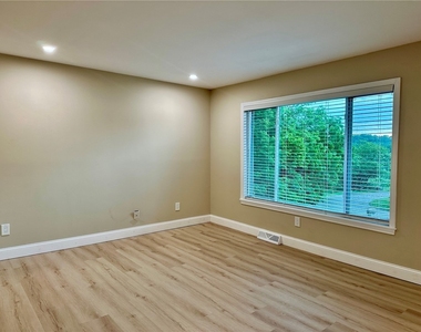 2017 Luehm Ave - Photo Thumbnail 5