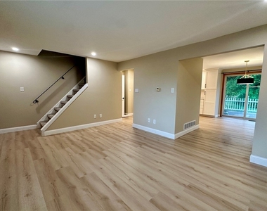 2017 Luehm Ave - Photo Thumbnail 7