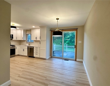 2017 Luehm Ave - Photo Thumbnail 3