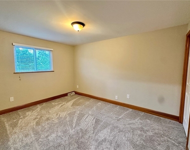2017 Luehm Ave - Photo Thumbnail 12