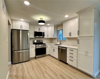 2017 Luehm Ave - Photo Thumbnail 1