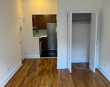 East 84th Street - Photo Thumbnail 2