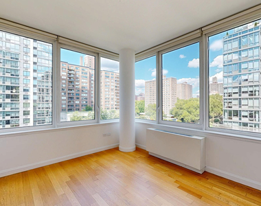 808 Columbus Ave - Photo Thumbnail 3