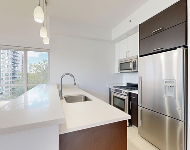 808 Columbus Ave - Photo Thumbnail 1