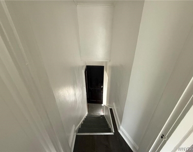 300 Springville Avenue - Photo Thumbnail 4
