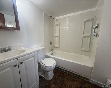 300 Springville Avenue - Photo Thumbnail 6