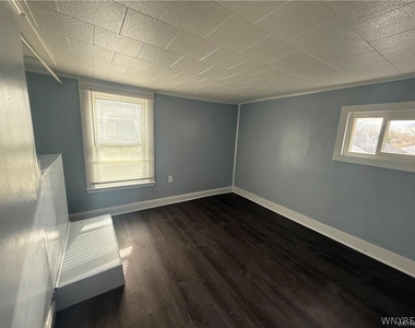 300 Springville Avenue - Photo Thumbnail 2