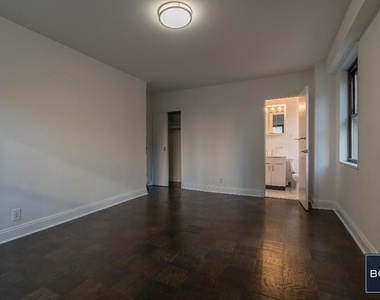 East 89th Street - Photo Thumbnail 6