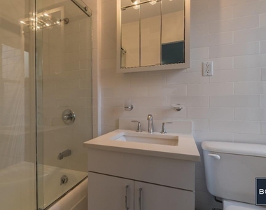 East 89th Street - Photo Thumbnail 7