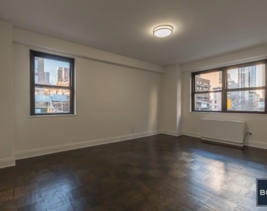 East 89th Street - Photo Thumbnail 5