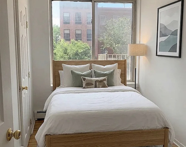 401 East 13th Street - Photo Thumbnail 4