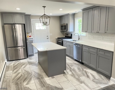 35 Phoenix Ave - Photo Thumbnail 2