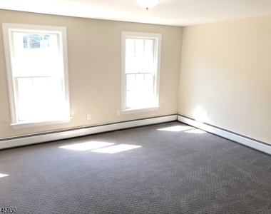 35 Phoenix Ave - Photo Thumbnail 7