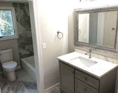 35 Phoenix Ave - Photo Thumbnail 5
