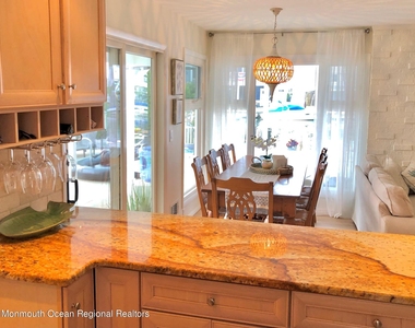 362 Venice Drive - Photo Thumbnail 3
