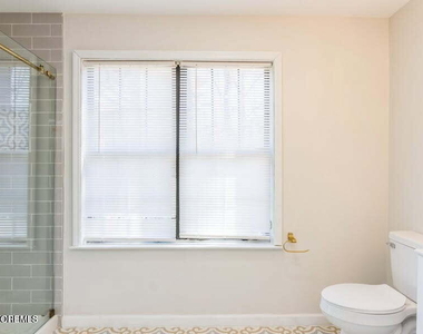 1101 Stoneridge Circle - Photo Thumbnail 12