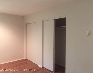 171 Amberly Drive - Photo Thumbnail 10
